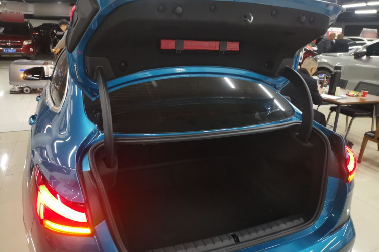 宝马2系(进口) 2021款 225i 四门轿跑车 M运动套装机舱底盘23