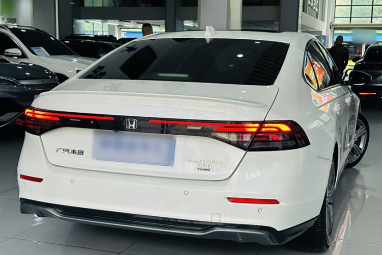 本田 雅阁 2023款 260TURBO 卓越版车身外观6004