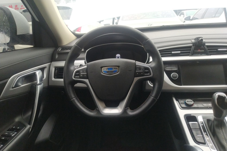 吉利汽车 博越 2016款 1.8TD 自动四驱智慧型中控内饰13