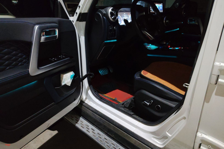 北京越野 北京BJ40 2023款 2.0T 自动四驱城市猎人版侠客型中控内饰20