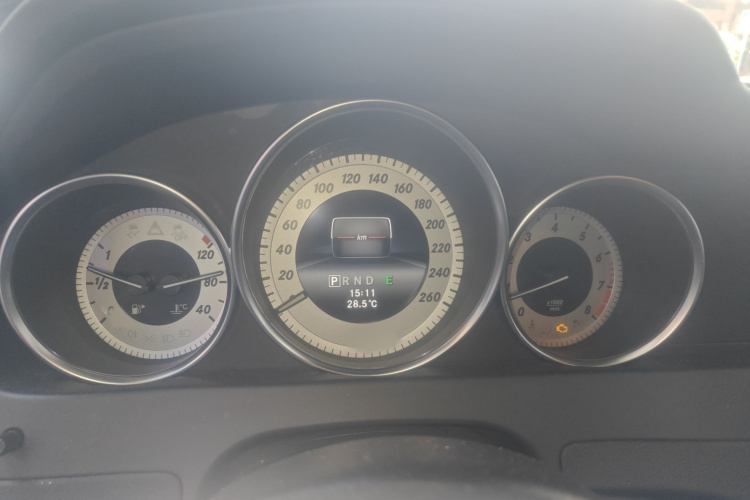 奔驰C级 2013款 C 300 运动型 Grand Edition局部细节14