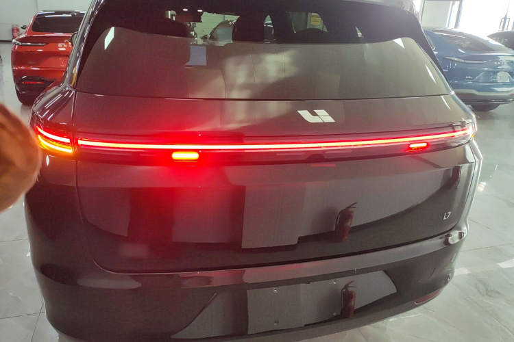 理想汽车 理想L7 2023款 Air车身外观6