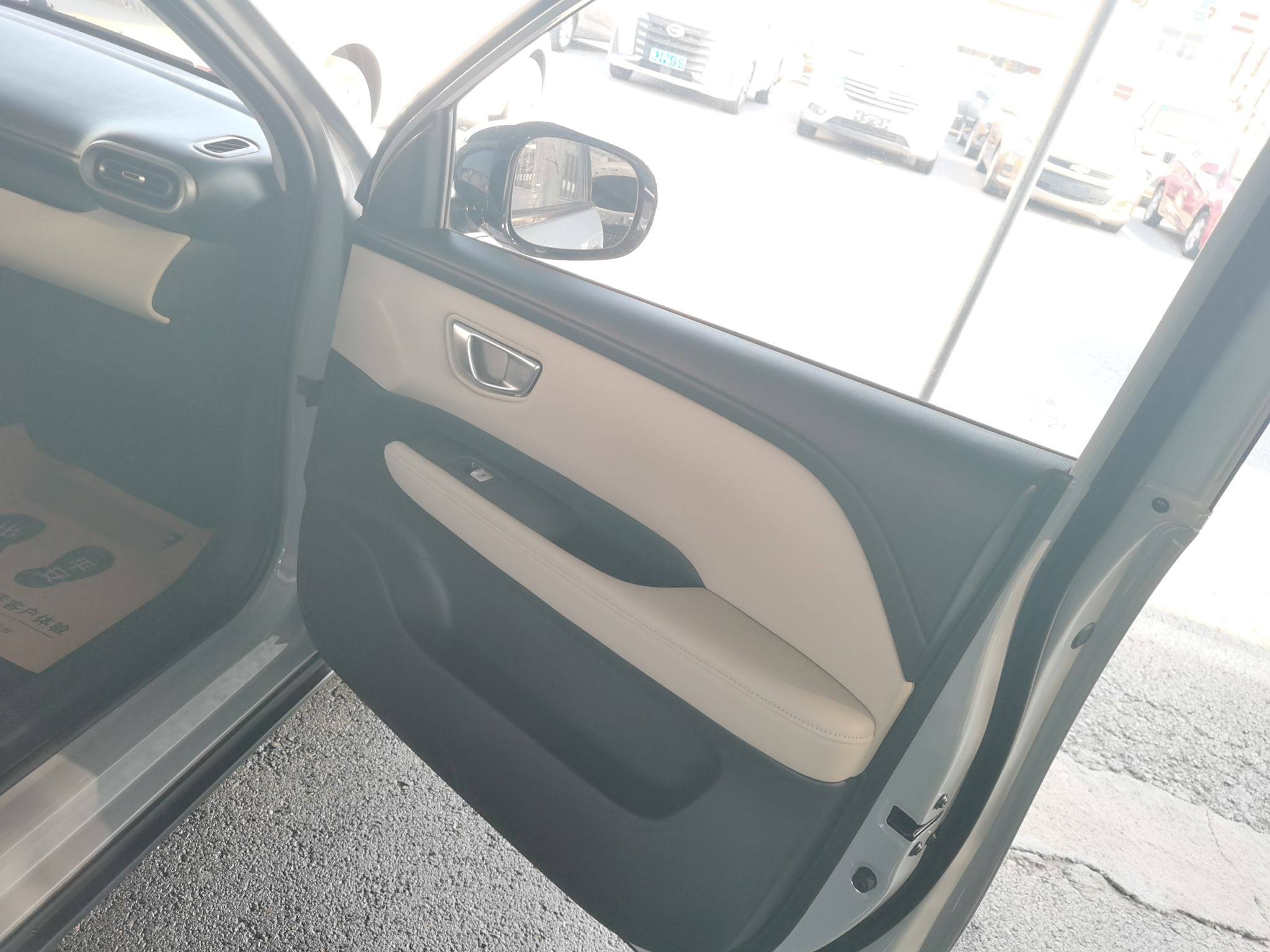 五菱汽车 五菱缤果PLUS 2024款 330km 五座版