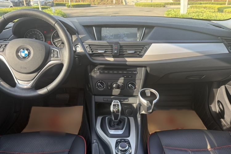 宝马X1 2014款 sDrive18i 时尚型中控内饰7001