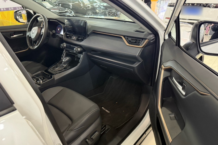 丰田 威兰达 2024款 双擎 2.5L E-CVT两驱豪华PLUS版中控内饰7003