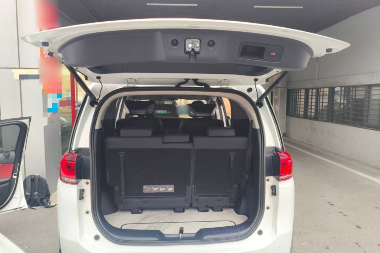 广汽传祺 传祺M8 2024款 领秀系列 390T 尊享版机舱底盘23