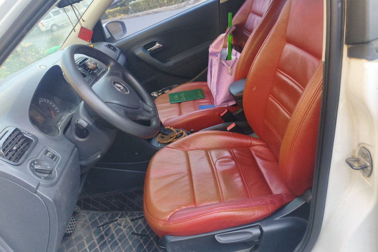 大众 Polo 2016款 1.4L 自动风尚型中控内饰19