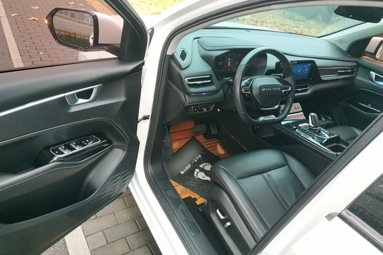 五菱汽车 五菱凯捷 2020款 1.5T CVT旗舰型中控内饰7003