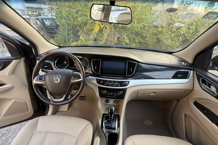 宝骏730 2016款 1.8L iAMT豪华型 7座中控内饰7001