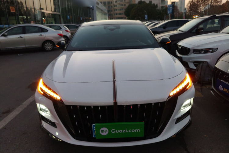 红旗H6 2023款 2.0T 致臻版车身外观2