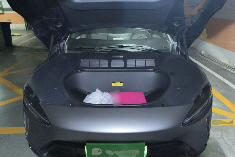 小米汽车 小米YU7 2025款 超长续航高性能四驱Max版局部细节24