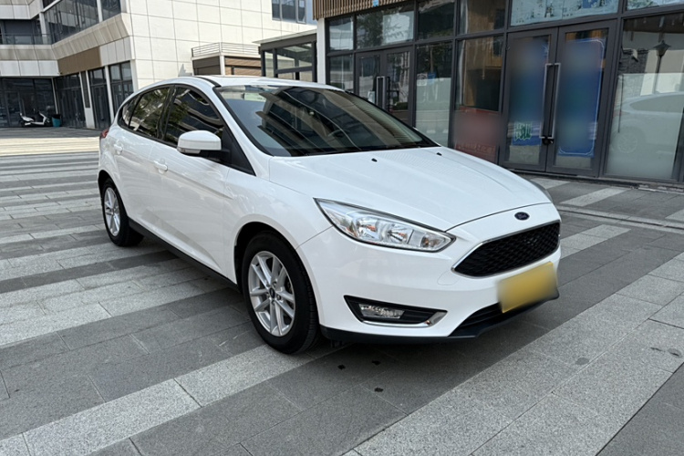 福特 福克斯 2017款 两厢 1.6L 自动风尚型智行版车身外观6005