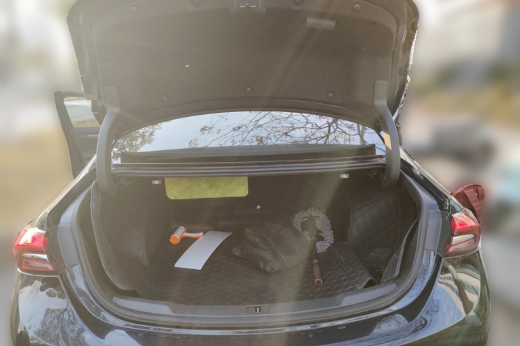 别克 君越 2021款 552T 豪华型中控内饰23