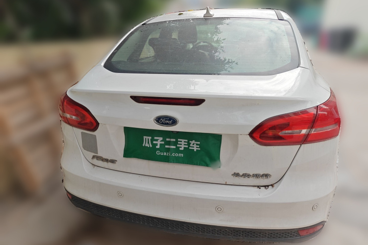 福特 福克斯 2017款 三厢 1.6L 手动风尚型智行版车身外观6004