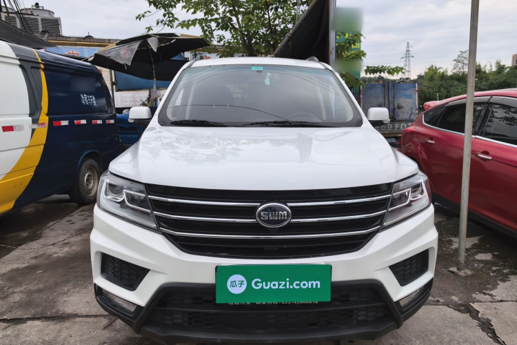 SWM斯威汽车 SWM斯威X3 2021款 1.5L 手动舒适型 7座车身外观2