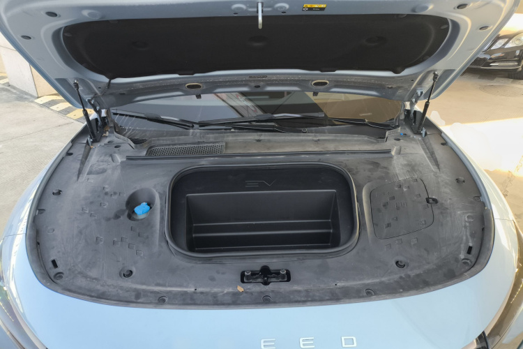 星途 星纪元 ES 2025款 纯电 Pro城区辅助驾驶 77kWh机舱底盘24