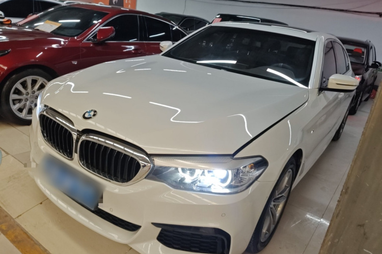 宝马5系 2020款 525Li M运动套装车身外观1