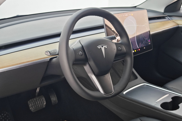 特斯拉 Model 3 2021款 标准续航后驱升级版 3D6中控内饰7010