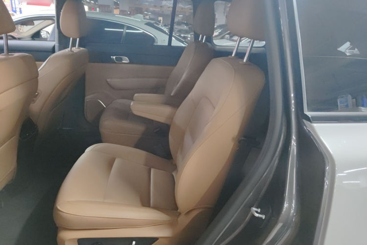 理想汽车 理想ONE 2021款 增程6座版中控内饰21