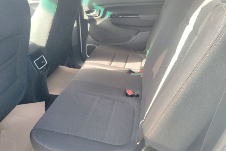 SWM斯威汽车 SWM斯威X3 2020款 1.5L 手动超值型 7座中控内饰21