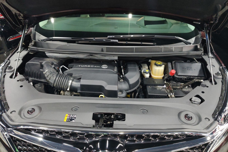 别克GL8 2022款 Avenir艾维亚 七座亲礼版机舱底盘24