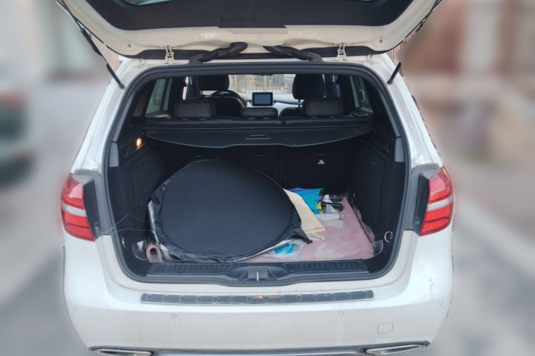 奔驰B级 2015款 B 200 时尚型局部细节23