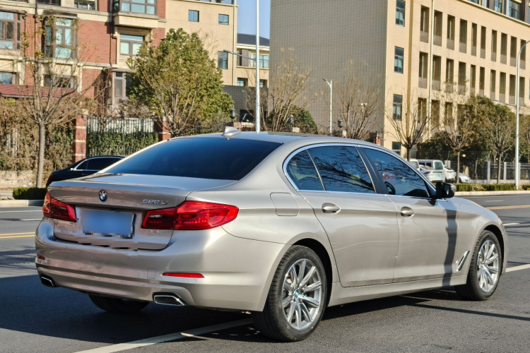 宝马5系 2018款 528Li 上市特别版车身外观6006