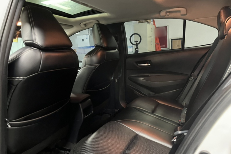 丰田 卡罗拉 2021款 1.2T S-CVT 精英版中控内饰7006