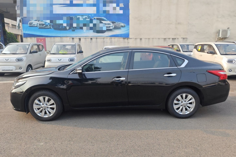 日产 天籁 2016款 改款 2.0L XL舒适版车身外观4