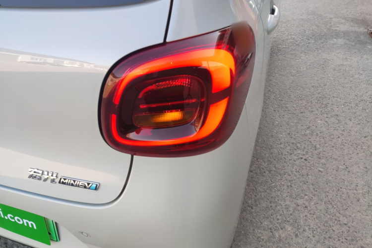 五菱汽车 宏光MINIEV 2025款 四门版 进阶款车身外观9