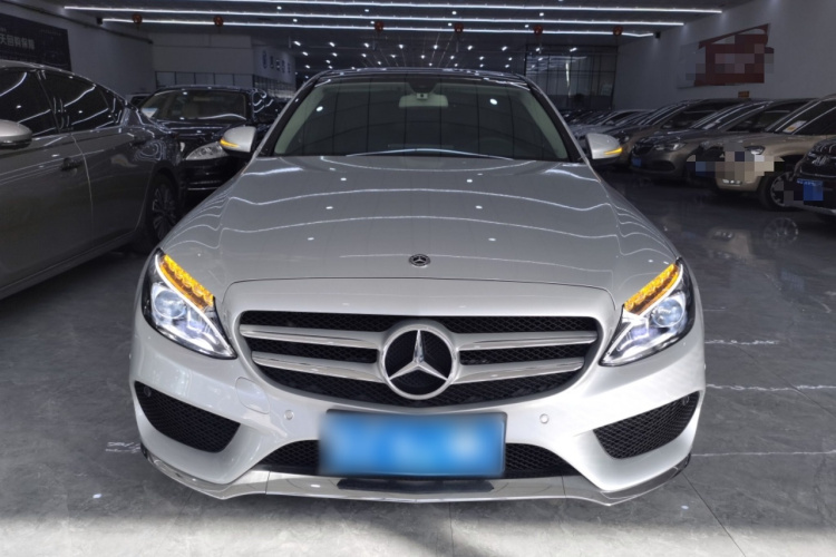 奔驰C级 2018款 C 200 L 运动版车身外观2