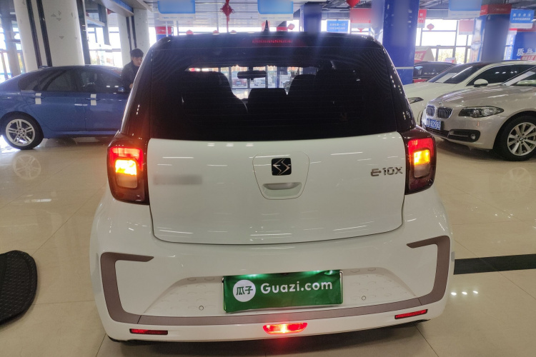 思皓 2022款 花仙子款 向日葵车身外观6