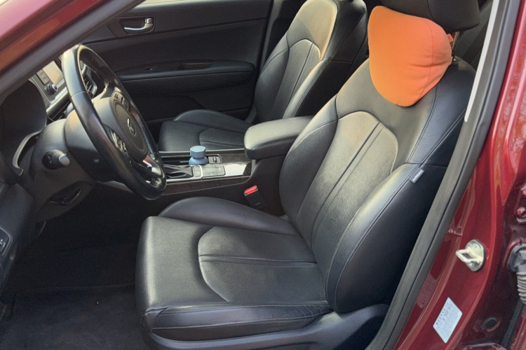 起亚K5 2016款 2.0L 自动LUX局部细节19