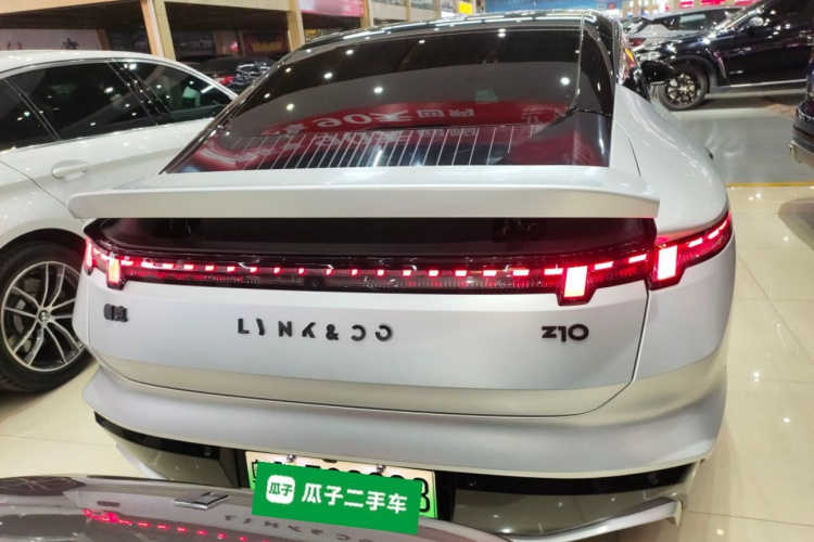 领克Z10 2024款 95kWh 702km四驱智驾Ultra车身外观6