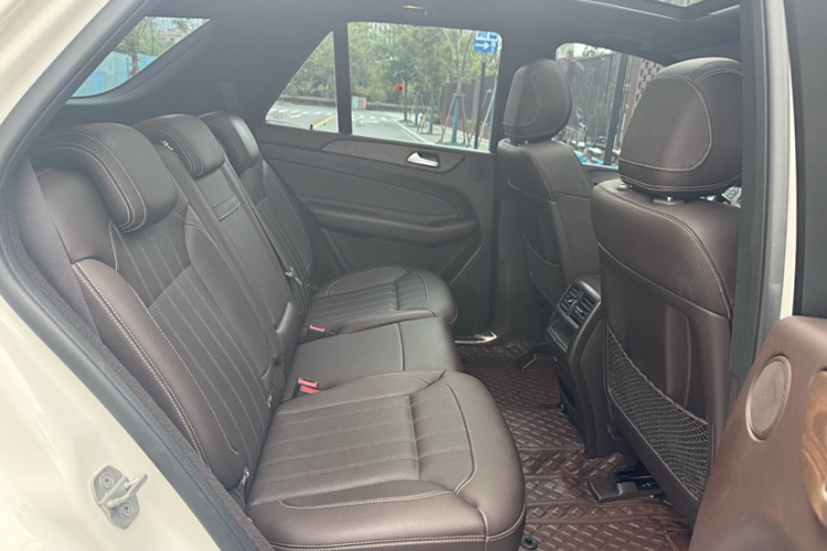 奔驰GLE 2017款 GLE 320 4MATIC 动感型中控内饰7004