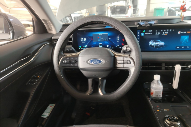 福特 蒙迪欧 2023款 EcoBoost 180 豪华型中控内饰13