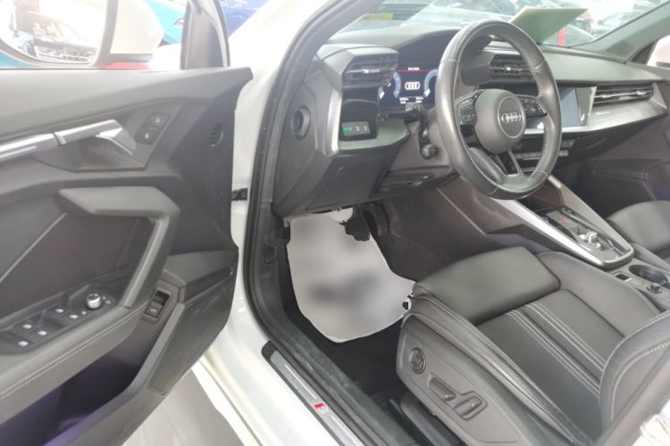 奥迪A3 2022款 A3L Limousine 35 TFSI 时尚运动型中控内饰7003