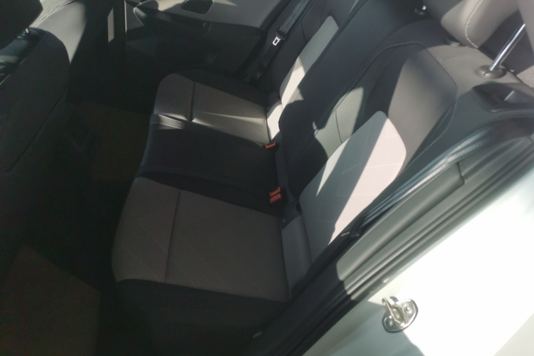 大众 高尔夫 2025款 300TSI R-Line中控内饰21