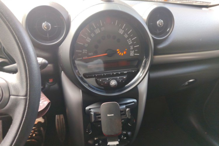 MINI Countryman 2014款 1.6L COOPER Fun局部细节16