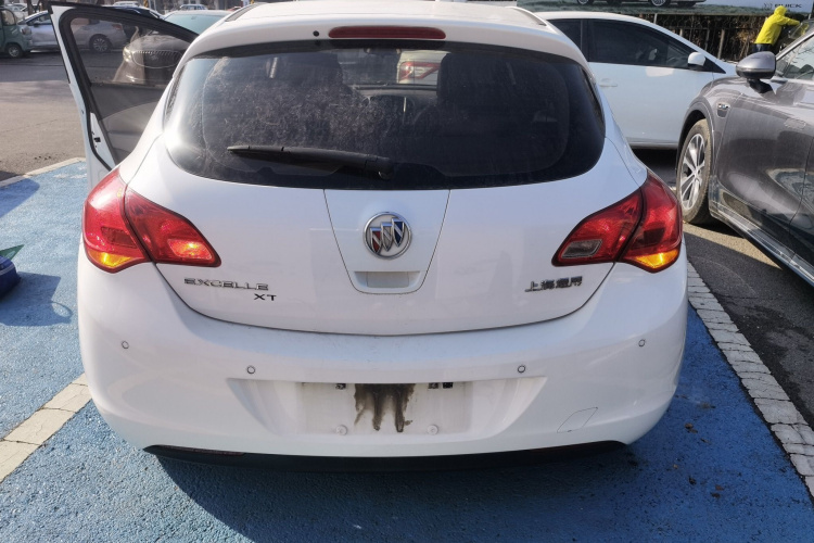 别克 英朗 2013款 XT 1.6L 自动时尚版车身外观6