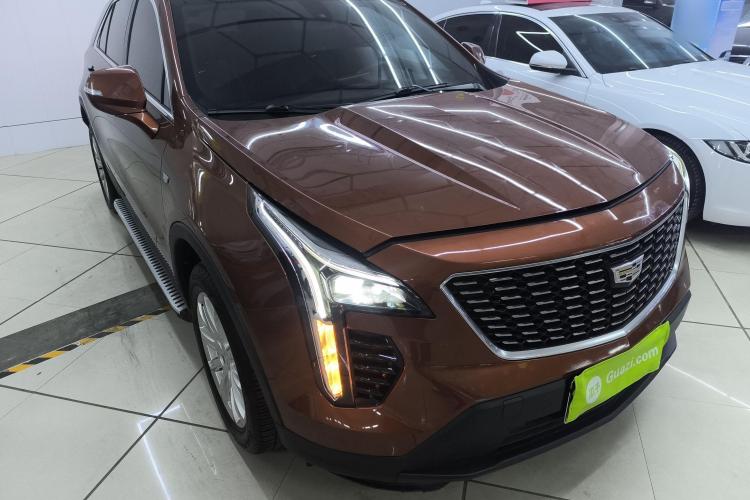 凯迪拉克XT4 2018款 28T 两驱技术型车身外观3