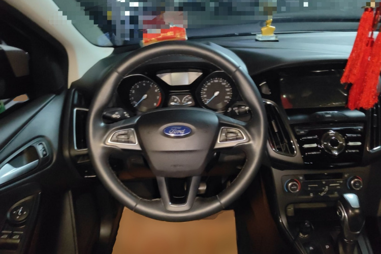 福特 福克斯 2017款 三厢 EcoBoost 125 自动超能风尚型智行版中控内饰13