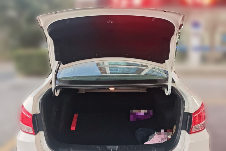 海马 福美来 2015款 1.6L 手动悦尚型中控内饰23