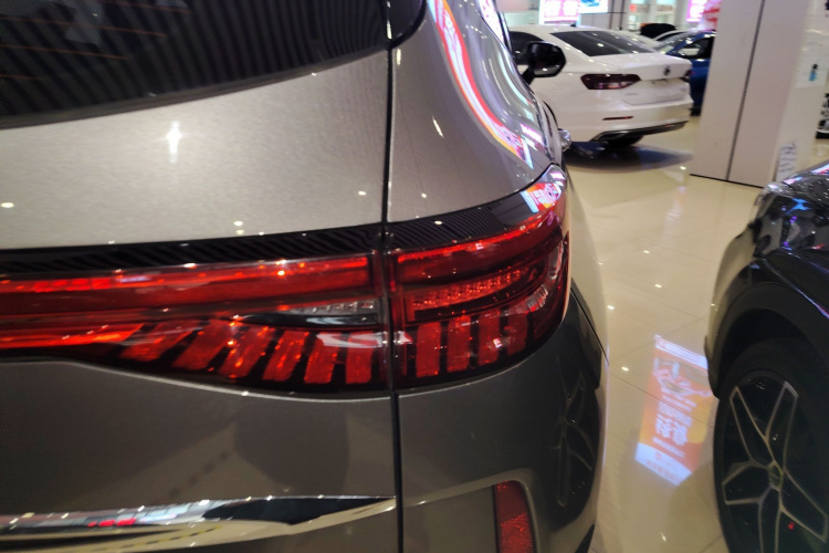 哈弗H6 2024款 1.5T 两驱经典版车身外观6006