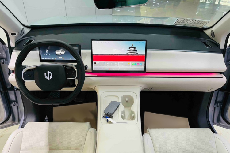 零跑汽车 零跑C16 2024款 增程 200尊享版中控内饰7002