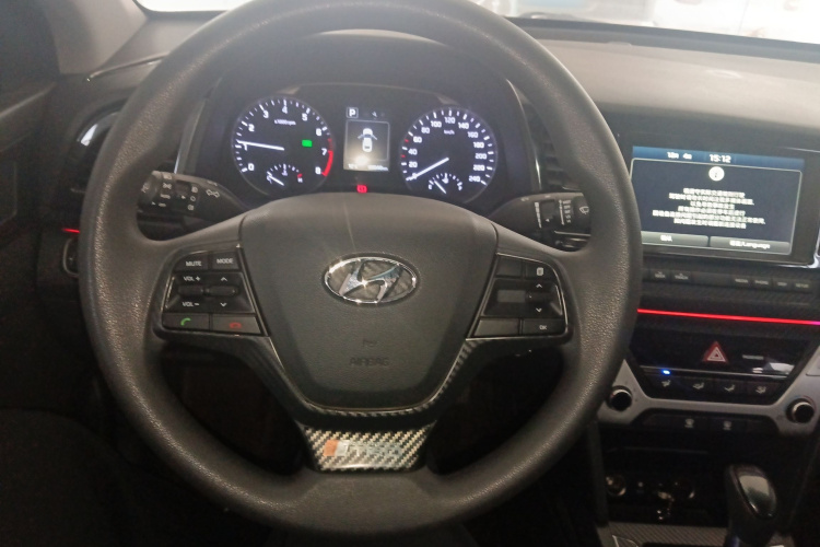 现代 领动 2016款 1.6L 自动智炫·精英型中控内饰13