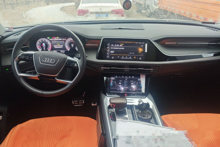 奥迪Q6 2024款 40 TFSI quattro 观云型 羽林套装 7座中控内饰12
