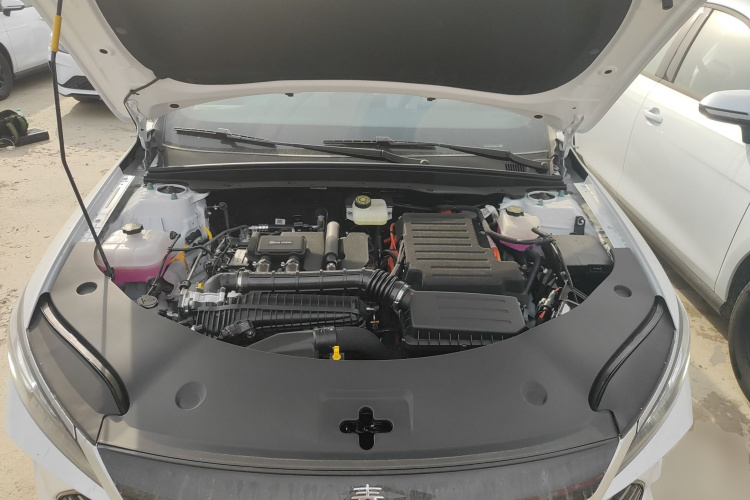 比亚迪 秦PLUS 2025款 DM-i 智驾版 55KM领先型机舱底盘24