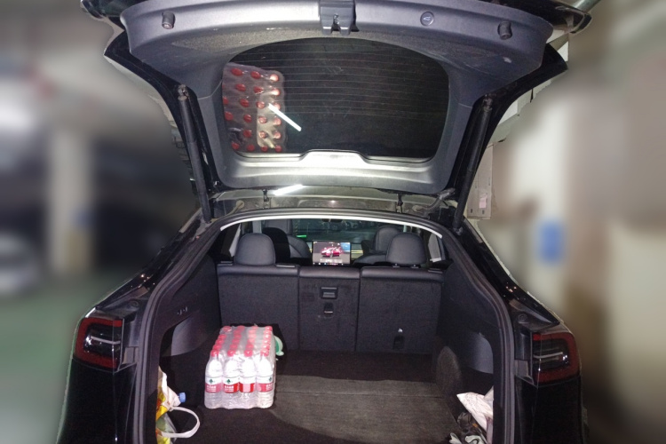 特斯拉 Model Y 2022款 后轮驱动版中控内饰23