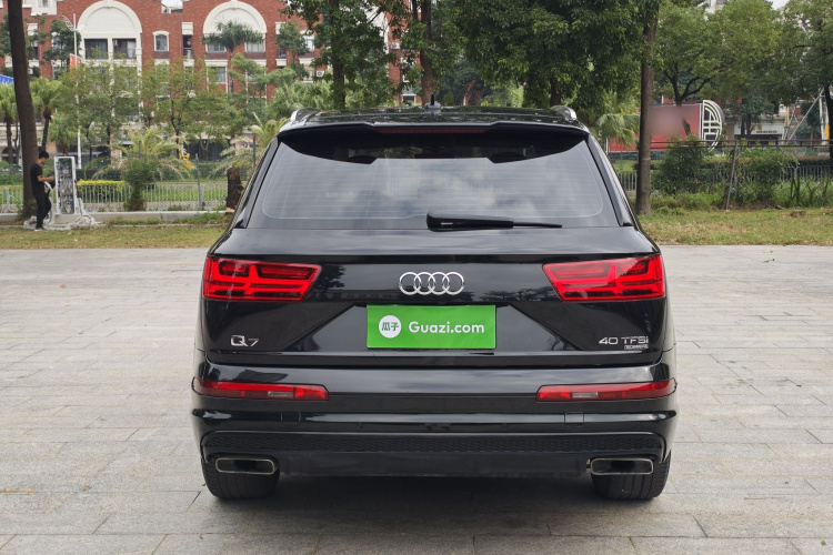 奥迪Q7 2018款 40 TFSI S line运动型车身外观6004